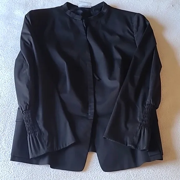 Akris Punto Jacket. Sz14. Black. Zip Front Round Collar. Smock Sleeves. …