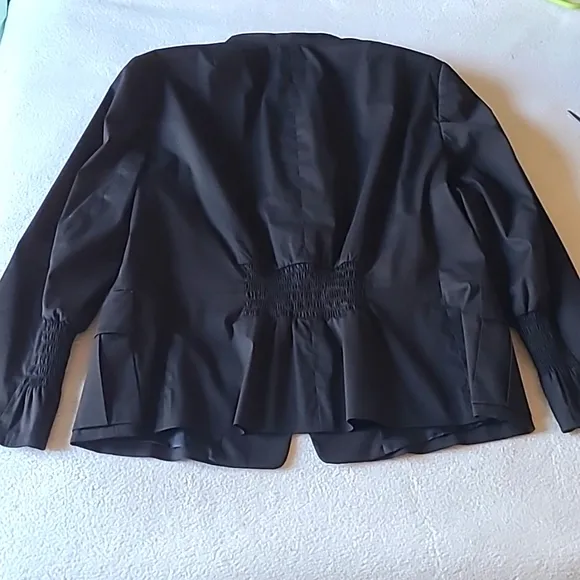 Akris Punto Jacket. Sz14. Black. Zip Front Round Collar. Smock Sleeves. …