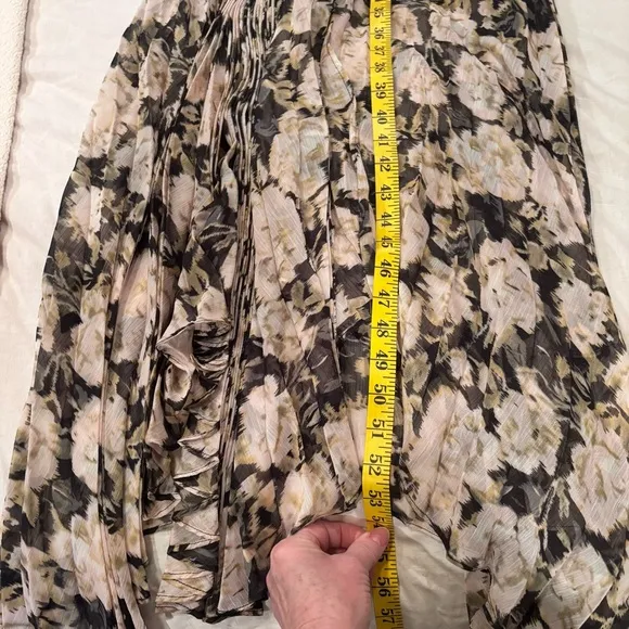 ASTR the Label Ayana Pleated Long Sleeve Maxi Dress in Cream Black Floral, Small