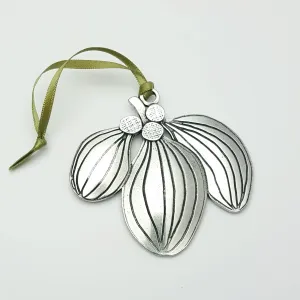 Beehive Handmade : Lotta Jansdotter x Beehive Mistletoe Ornament