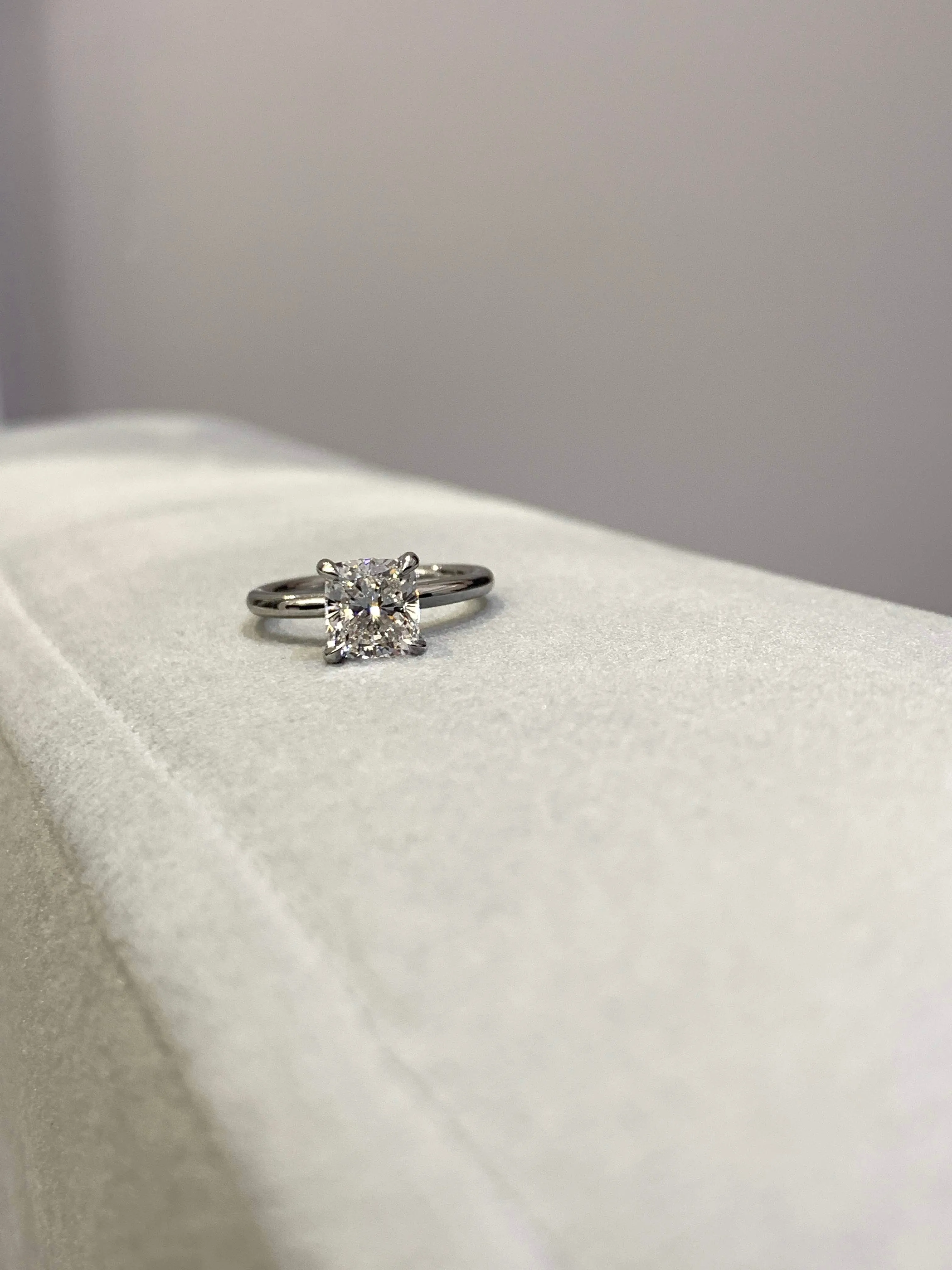 Cushion Hidden Halo