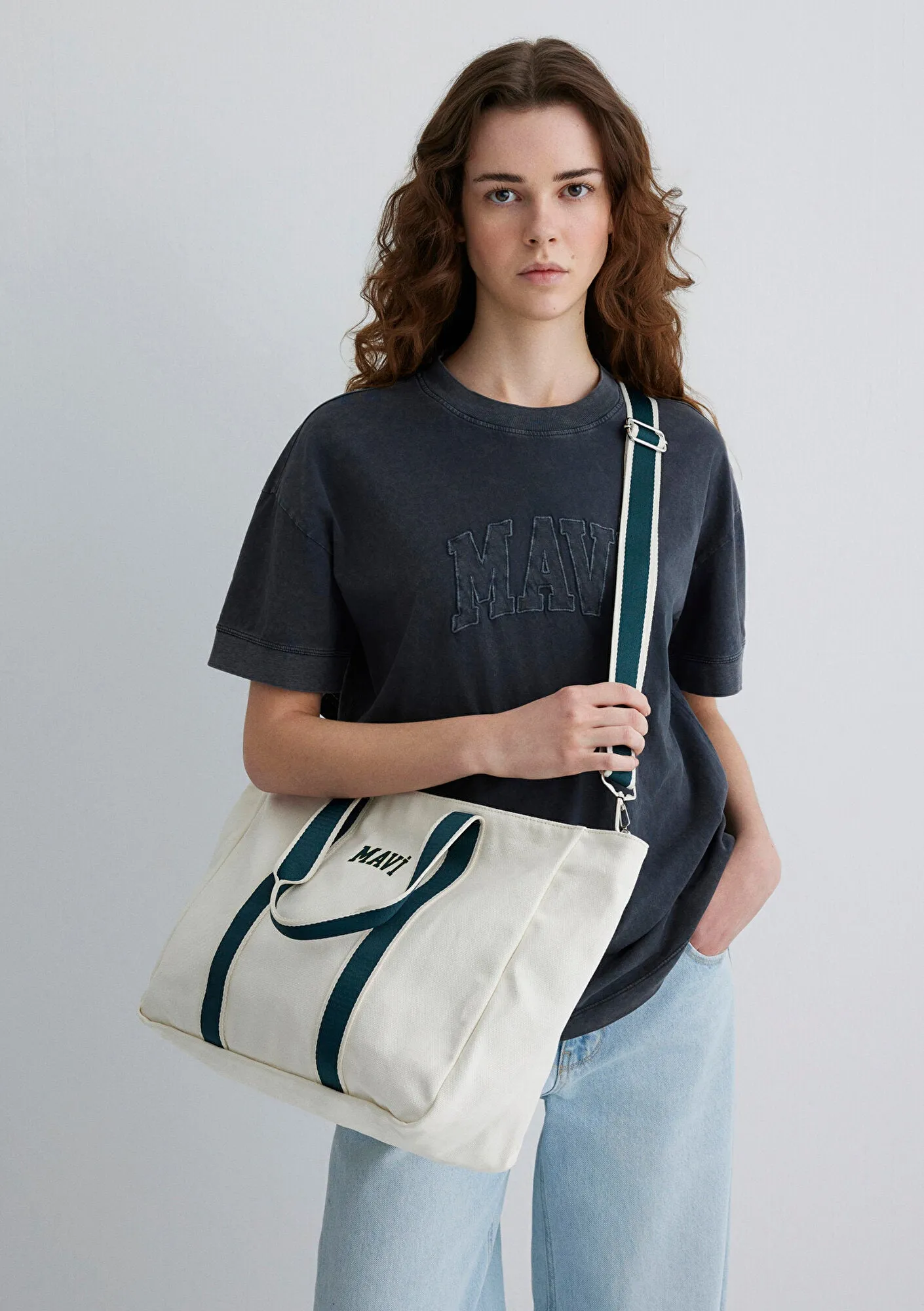 Green Detailed White Shoulder Bag