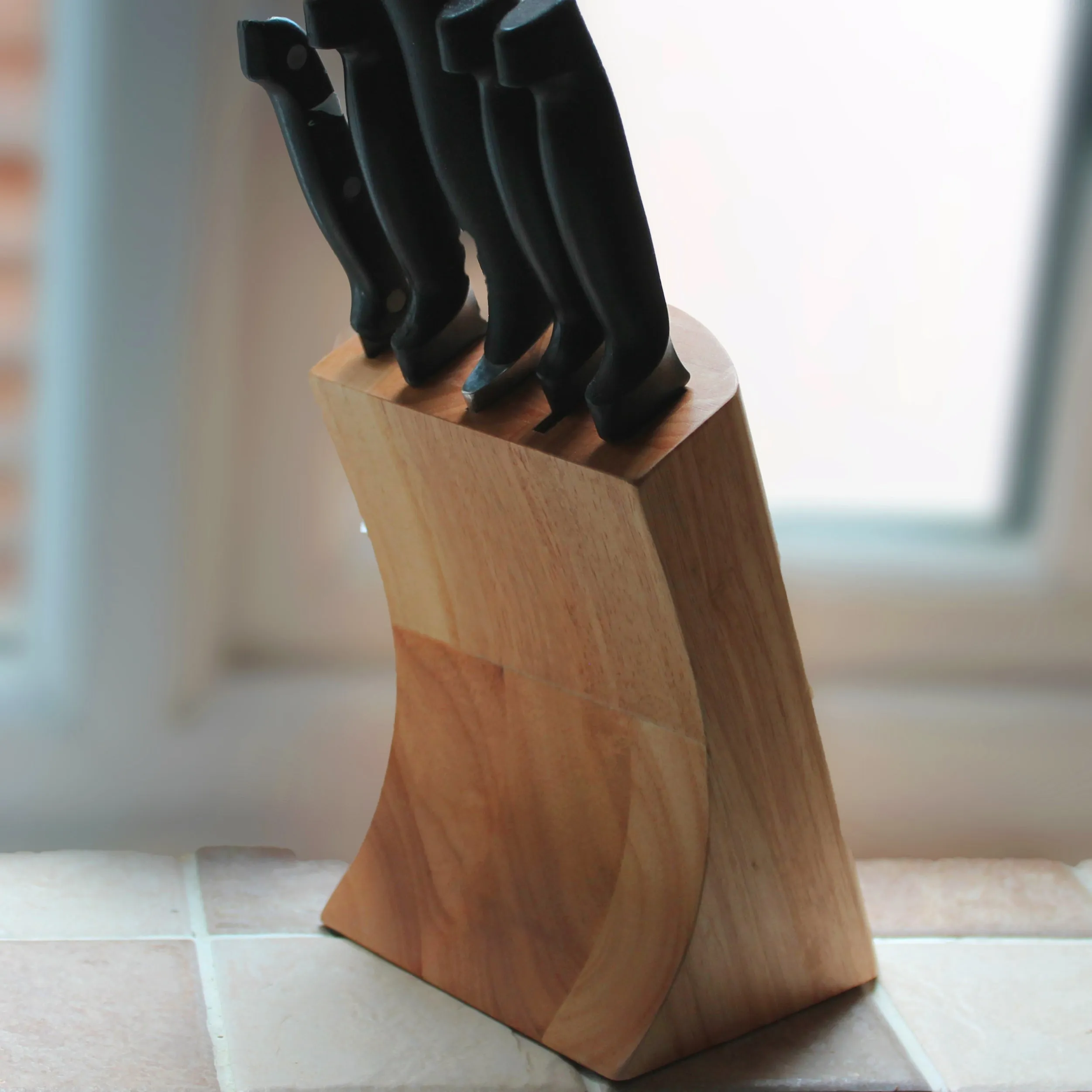 Knife Block in Rubberwood with 5 Compartments (Block only - No Knives)