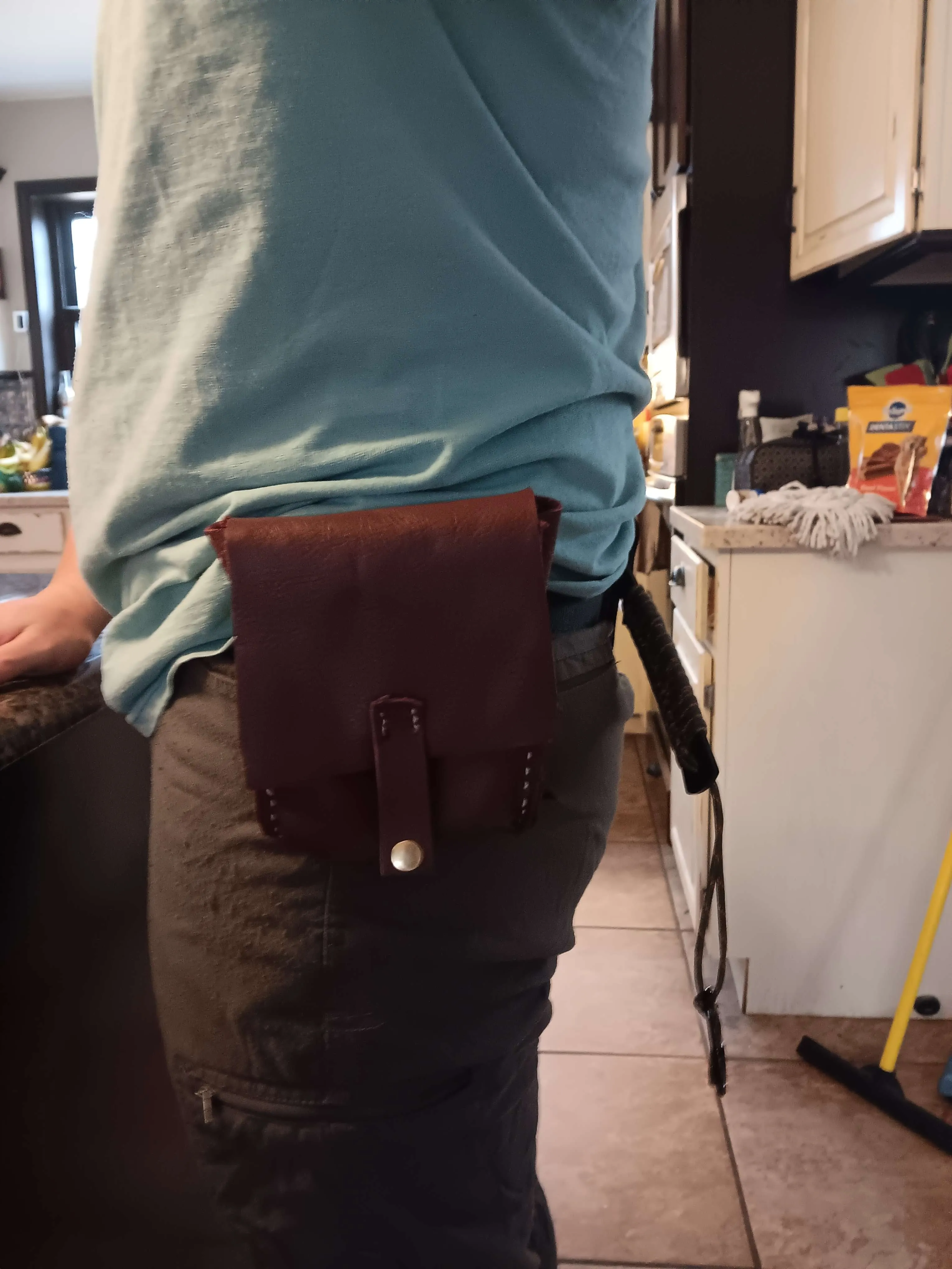 Leather belt pouch