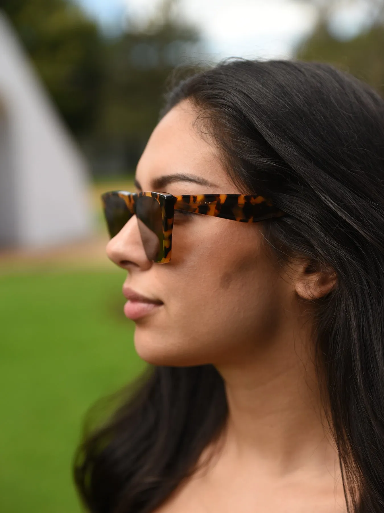 MOODY - Sunglasses • Milky Brown Tortoise