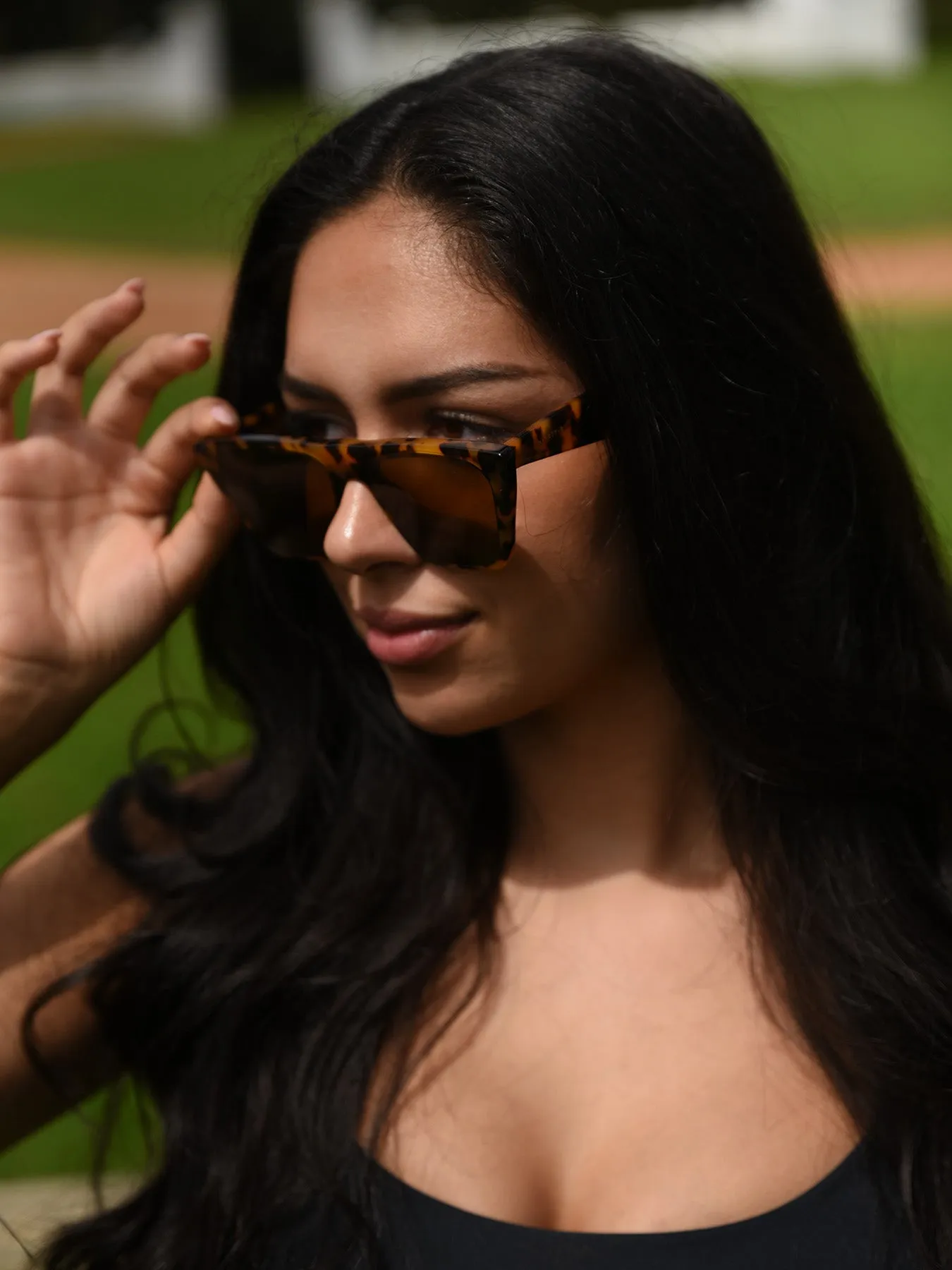 MOODY - Sunglasses • Milky Brown Tortoise
