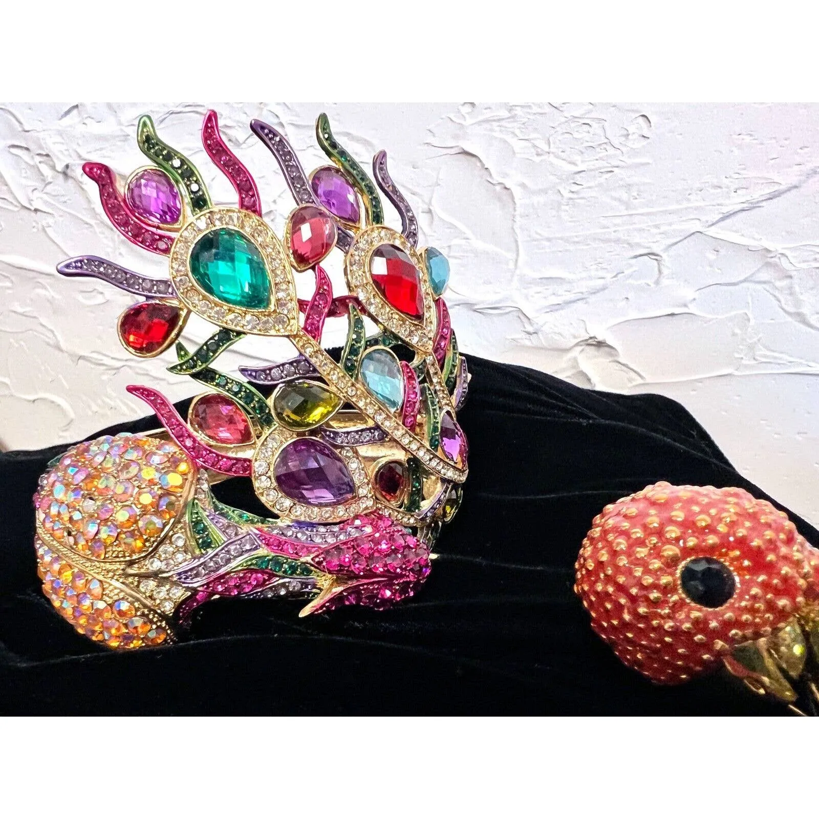 RARE RARE Natasha Parrot Bird Crystal-Embellished Minaudiere Bag NIB   MORE!
