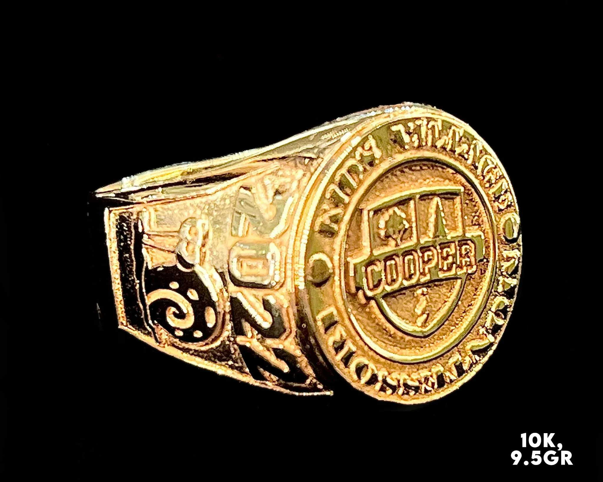 Solid gold graduation ring