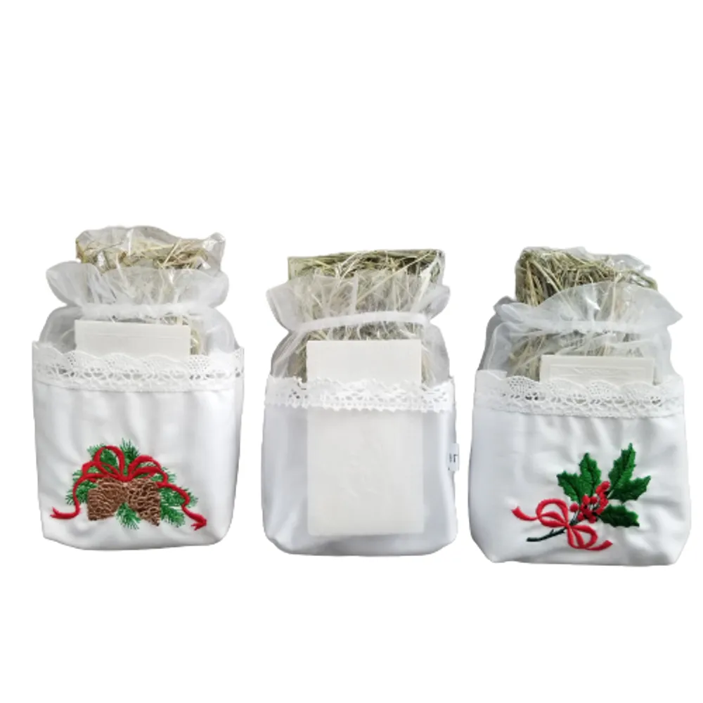 Traditional Polish Lace White Pouch Holder with Christmas Wafer & Hay Set