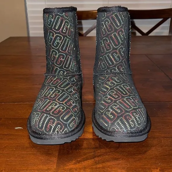 UGG Kid’s Classic 2 Graphic Stitch Short Boot