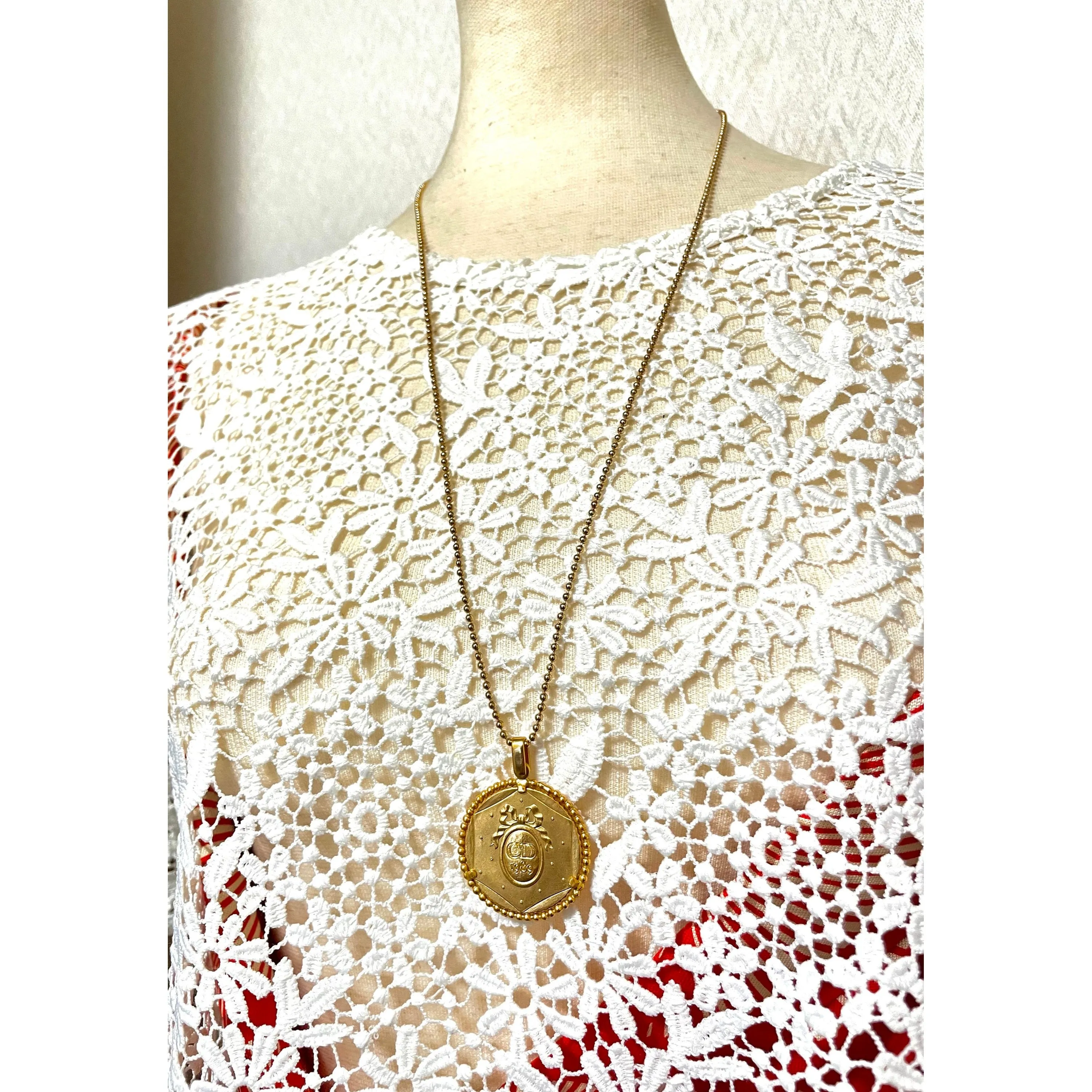 Vintage Christian Dior ball chain necklace with round shape logo embossed coin pendant top. Fab dior vintage jewelry gift. 060305ac1