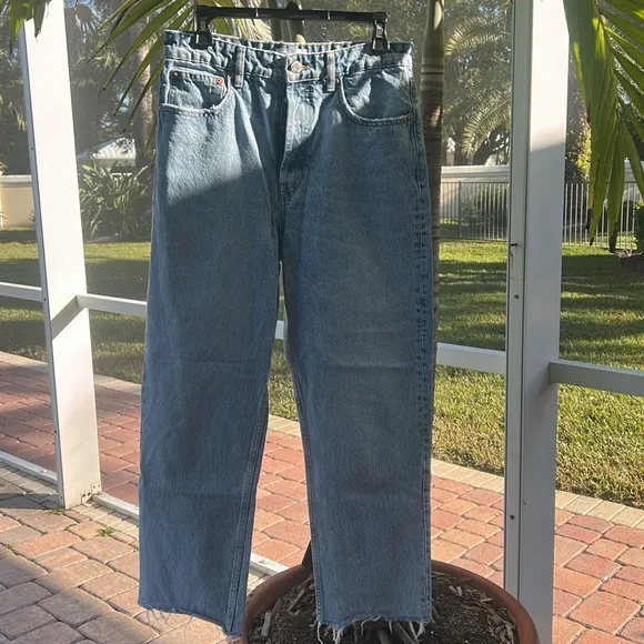 Zara High Rise Button Up Straight Leg Raw Hem Blue Jeans sz 8 EUC Y2K 90’s